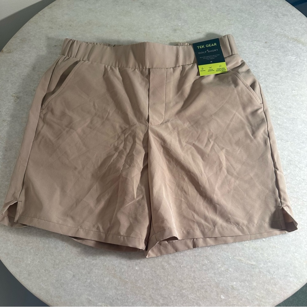 NWT Women's Tek Gear Pleated 7-in. Golf Shorts Size M Tan Cream